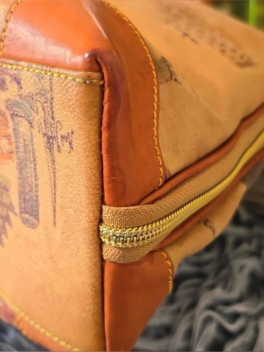 Arte Preziosa by Portone Vintage World Landmarks Dome Satchel - Picture 5 of 9